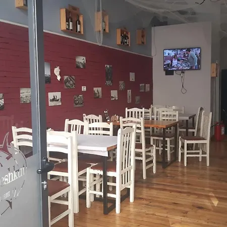 Sweet 3 - Апартаменты Тирана